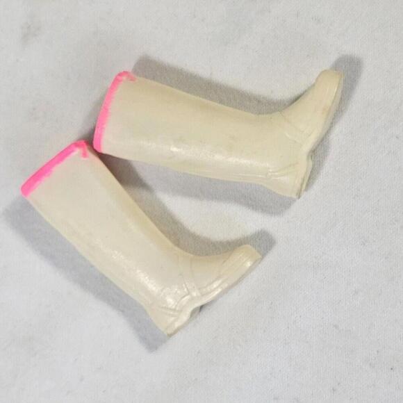 Vintage Barbie Francie #1269 Leather Limelight White Pink Trim Boots. - Picture 2 of 5